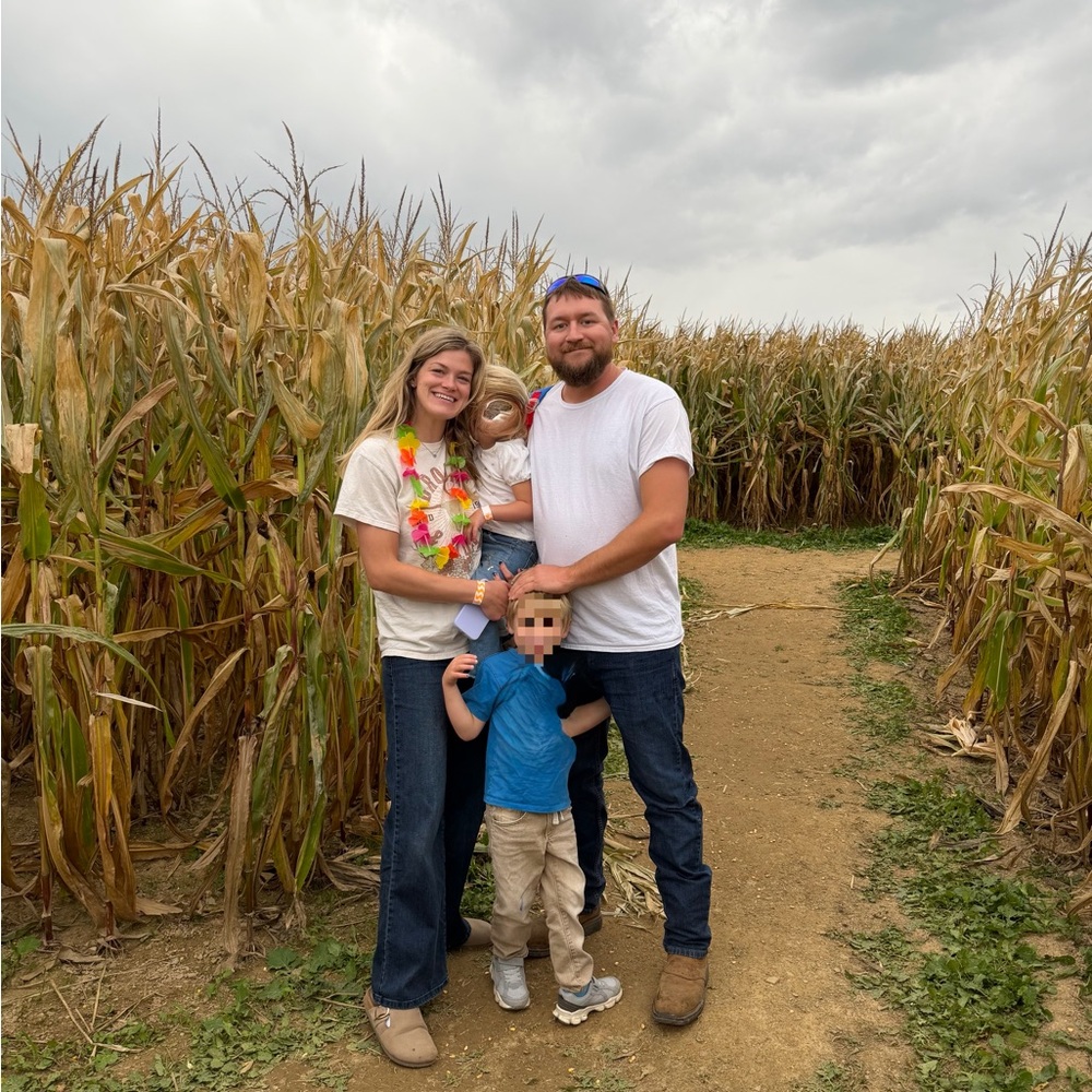 Meet your Posher, Derek & Karina